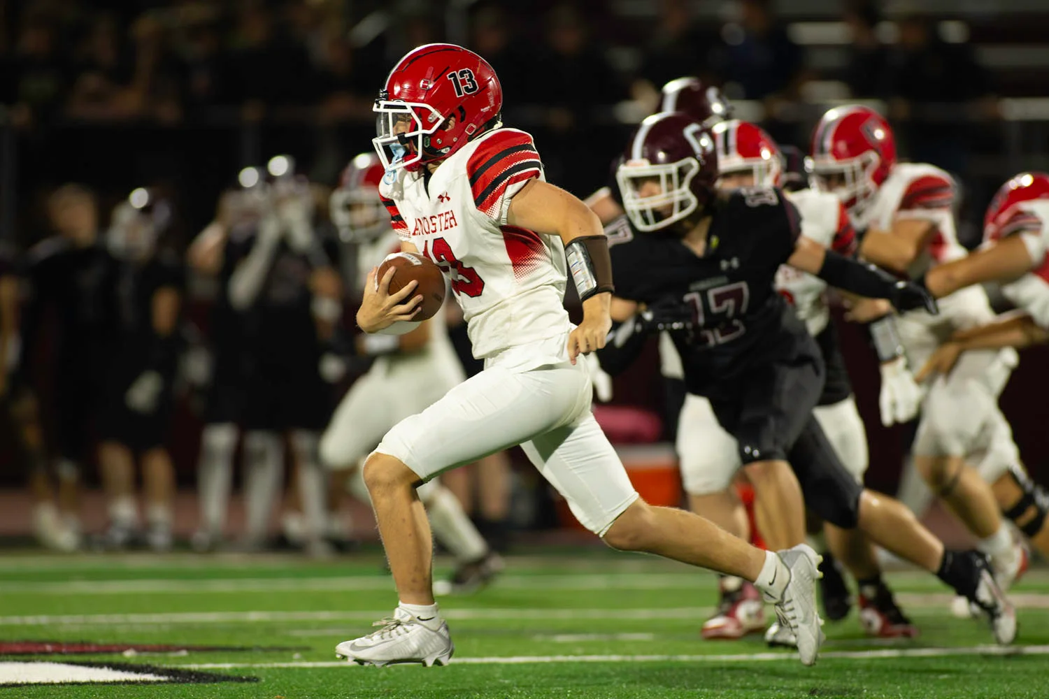 WR running down the field