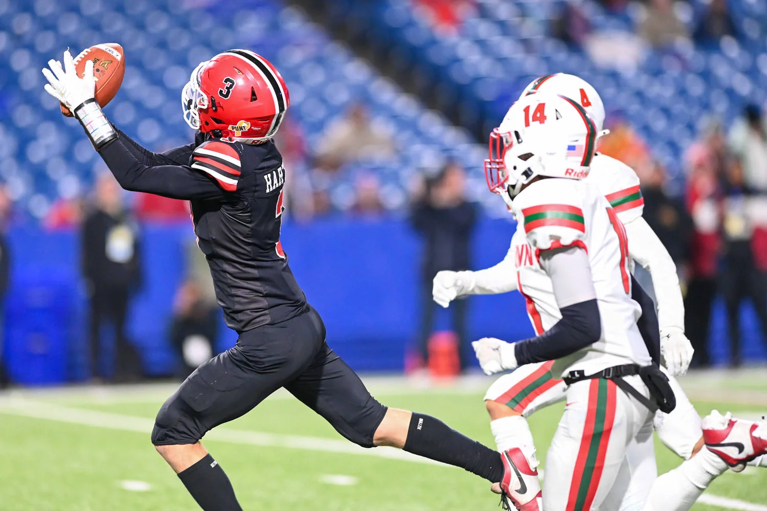 Lancaster WR with the catch