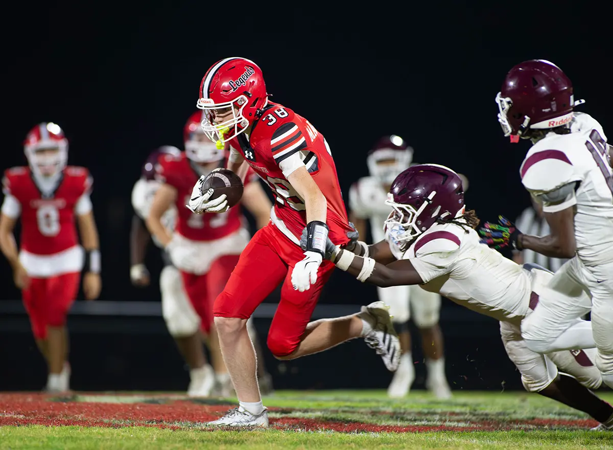 RB pulling away from the defender