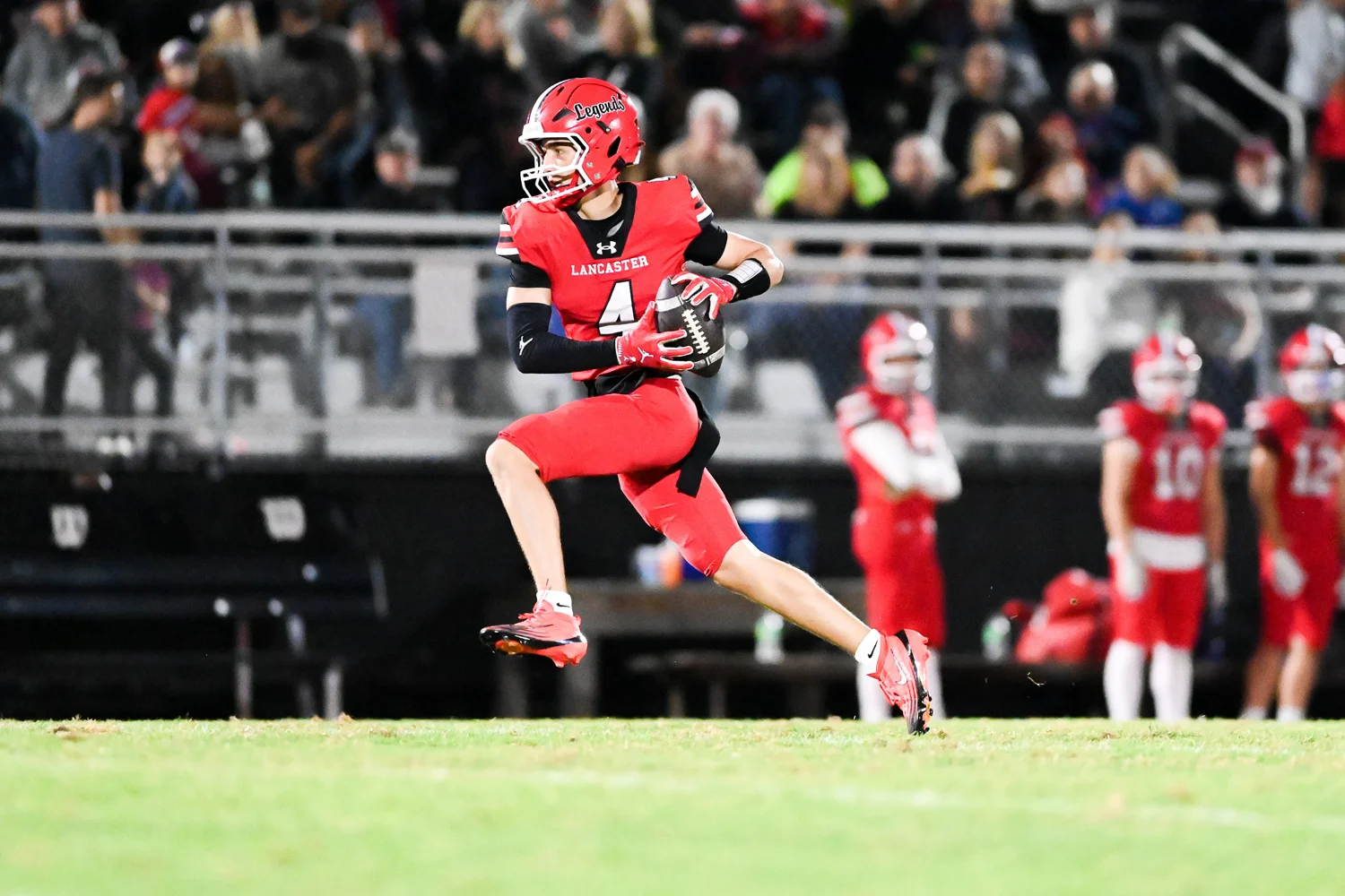 WR running down the field