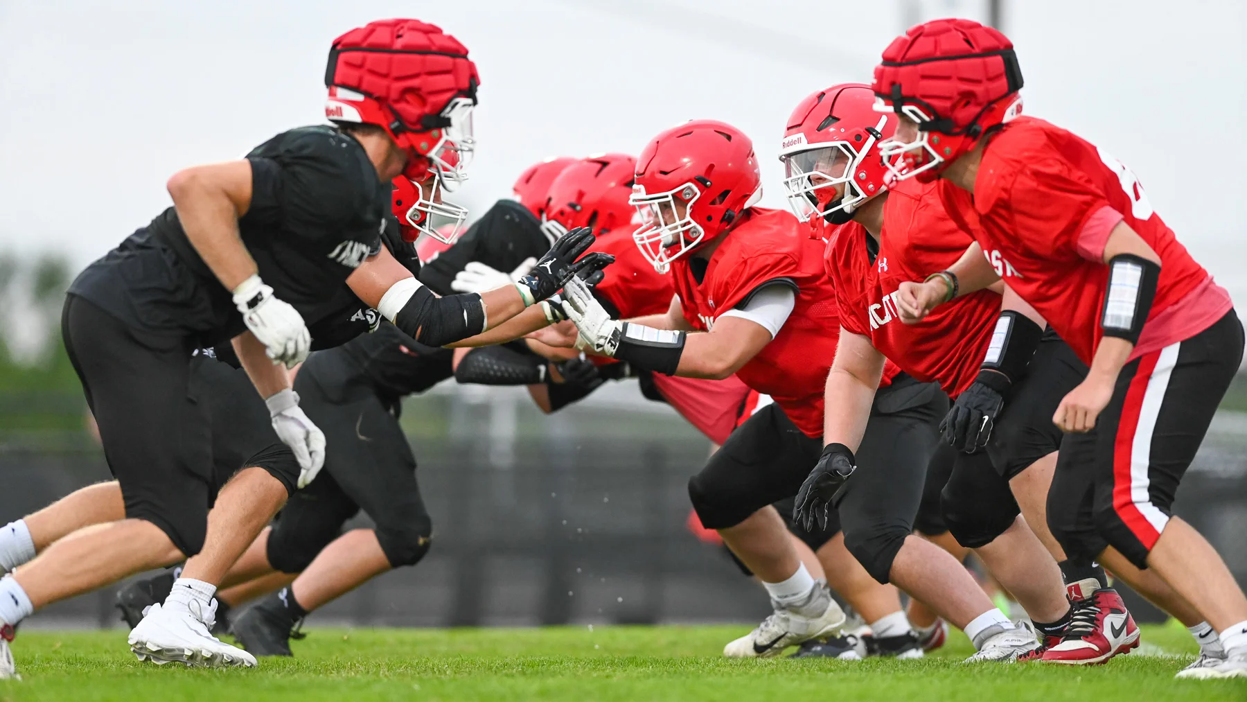 Lineman getting off the ball at the snap