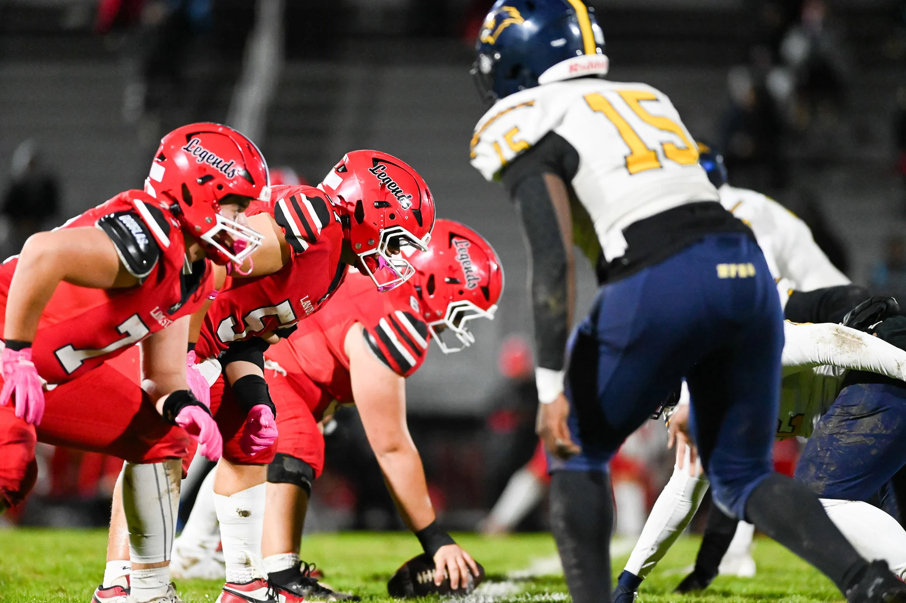 OLinemen set for the play