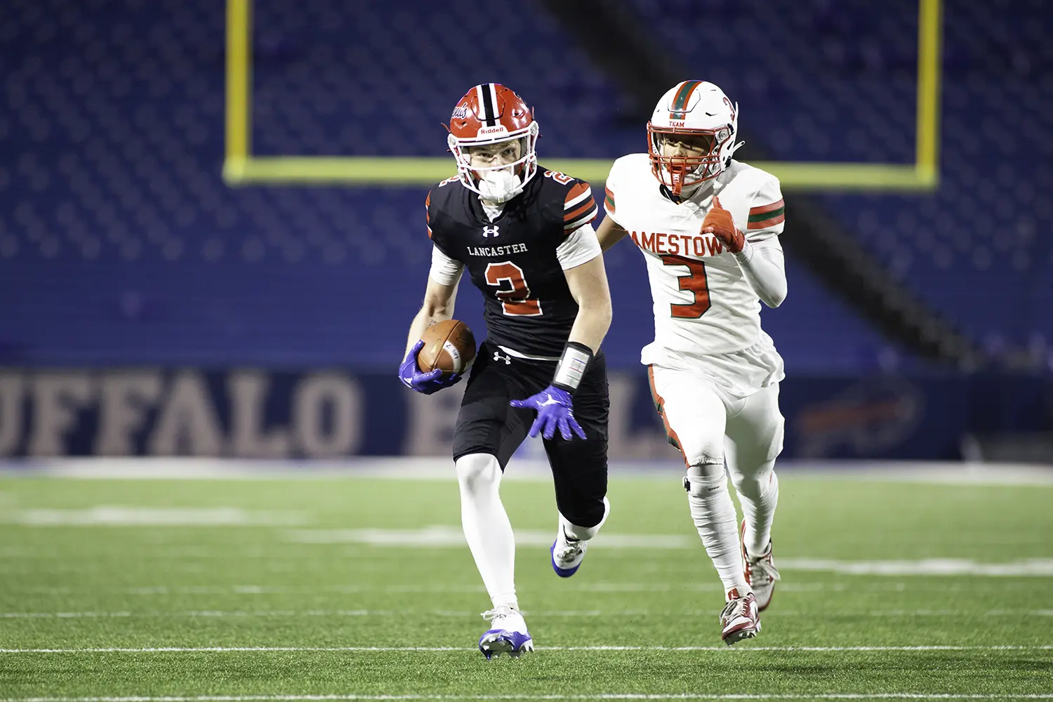 WR running down the field with the ball